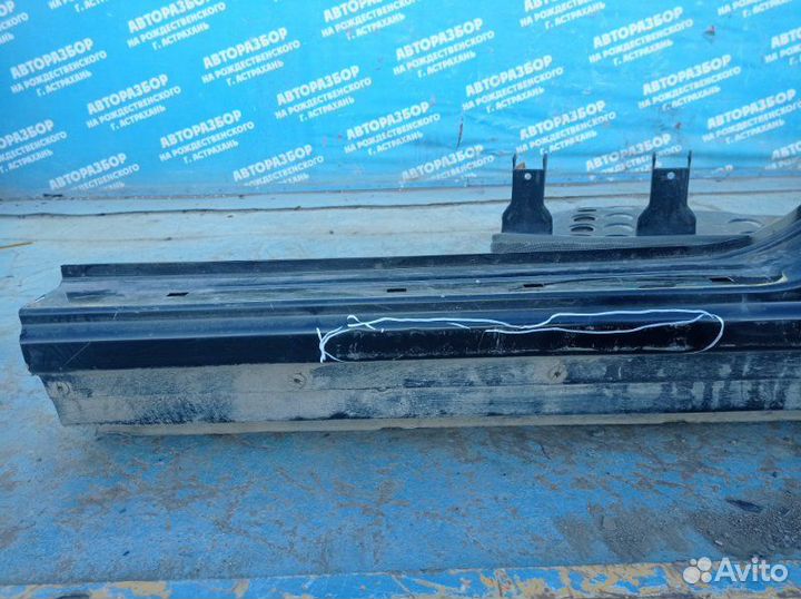 Левый порог со стойкой Nissan Teana J31 седан VQ23