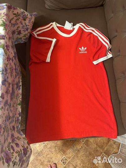 Футболка adidas красная