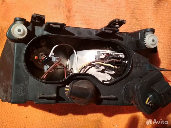 Фара правая Audi A3 8L hella