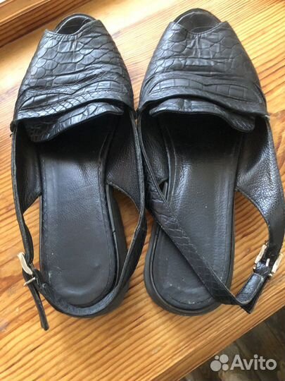 Босоножки на танкетке 38