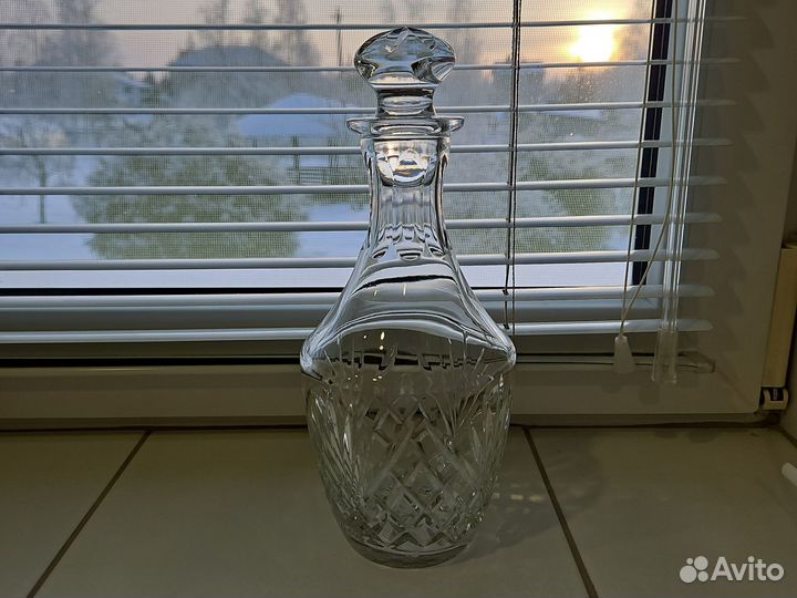 Хрустальный графин и стопки СССР
