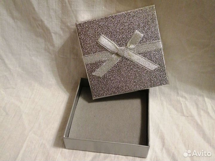 Коробка подарочная новая (цена за 3 шт)