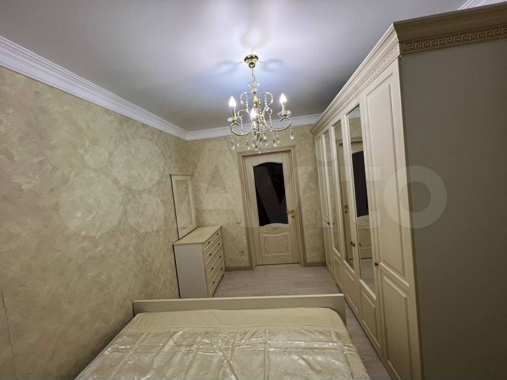 2-к. квартира, 70 м², 1/10 эт.