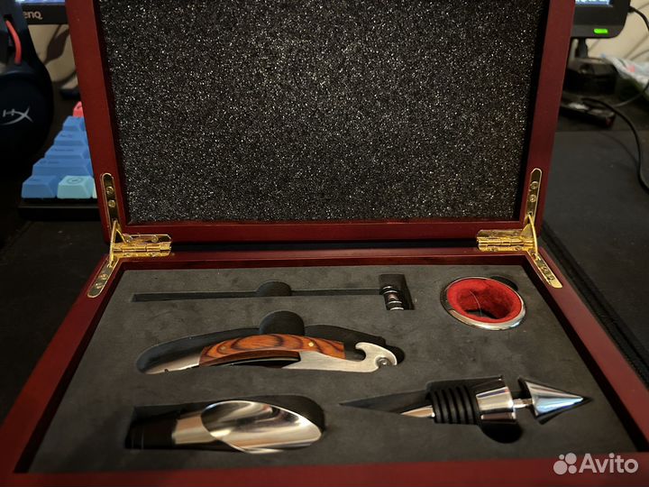 Набор сомелье в подарочной коробке из дерева