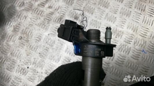 Форсунка дизельная audi A4 B8 (5DN29AL01)