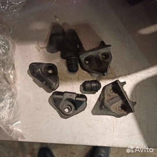 Отбойник двери багажника Toyota