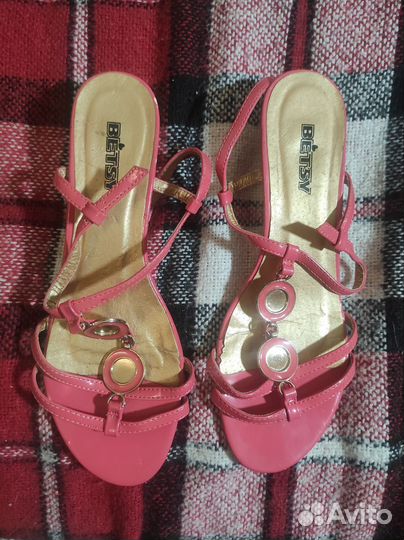Босоножки женские