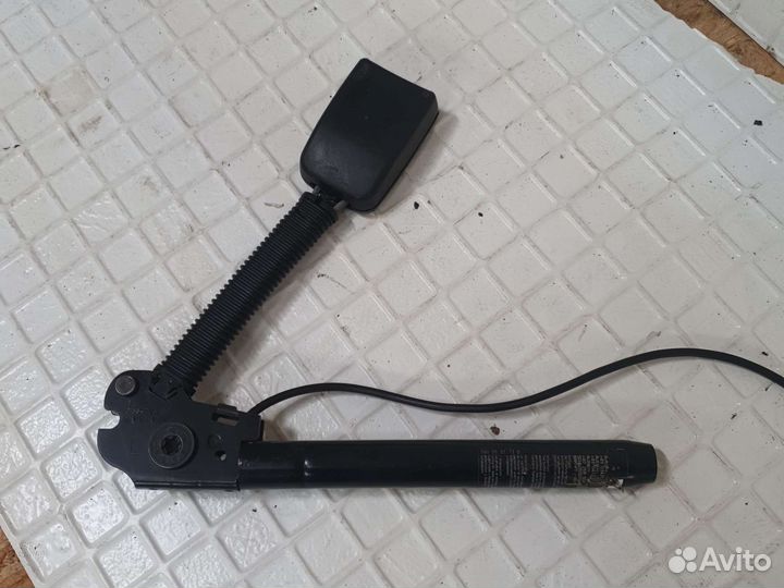 Ответная часть ремня безопасности ford fusion