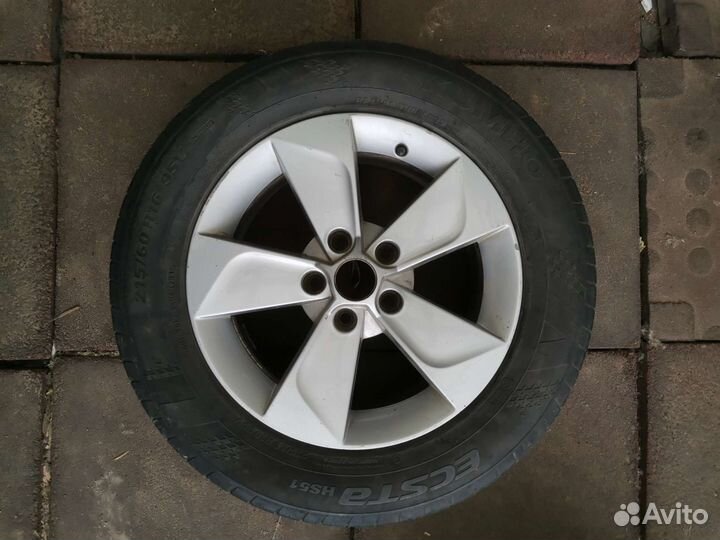 R16 Kumho Ecsta HS51 215/60, PCD 5x112 DIA 57.1