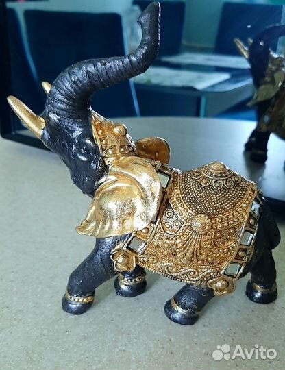 Статуэтка слон