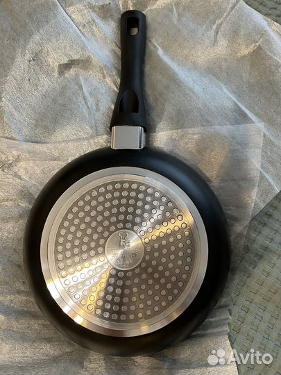 Сковорода новая 24см, 28см