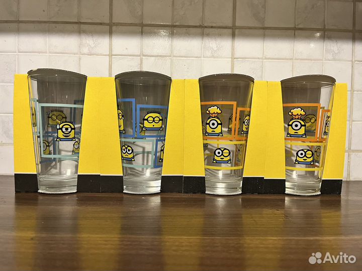Стаканы стеклянные с миньонами