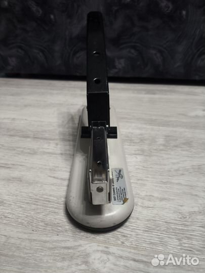 Степлер мощный