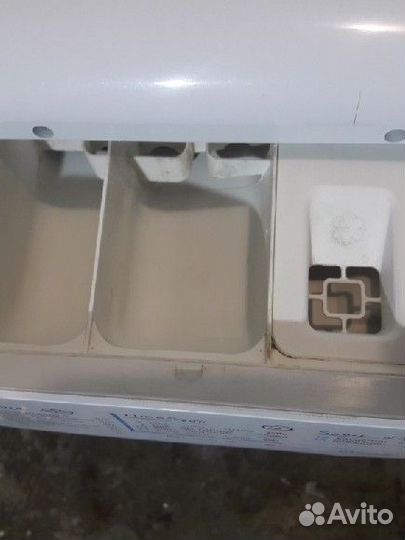 Стиральная машина Indesit(узкая)