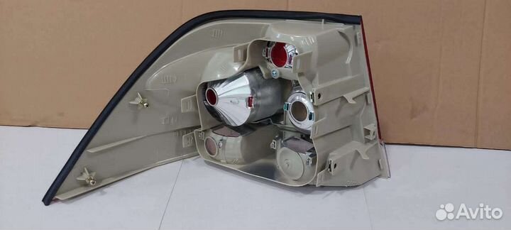 Фонарь правый Opel Astra H седан