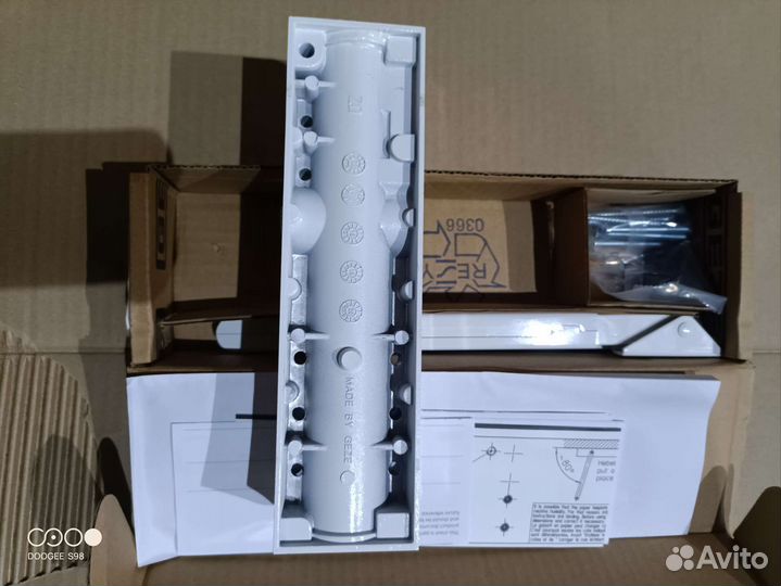 Доводчик дверной geze 2000