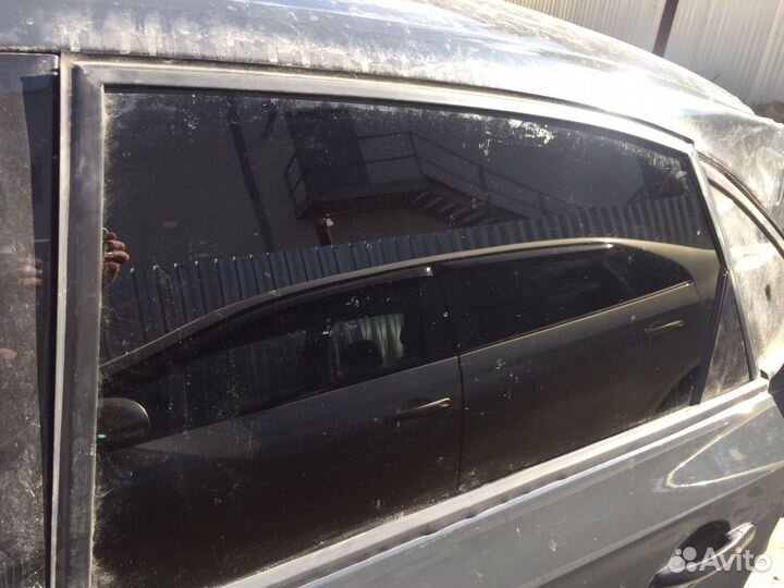 Стекло задней левой двери Фольксваген поло 5