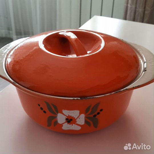 Кастрюля чугунная эмалированная СССР