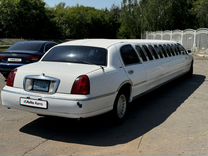 Lincoln Town Car 4.6 AT, 2001, 160 000 км, с пробегом, цена 200 000 руб.