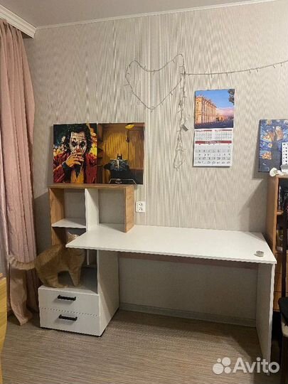 Письменный стол