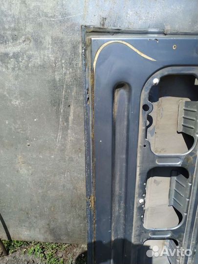 Боковая дверь на Ford Transit левая