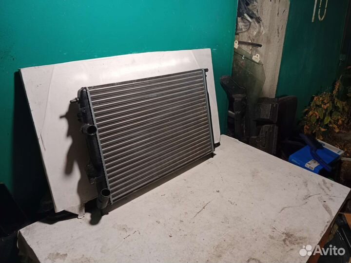 Радиатор охлаждения renault megane 2