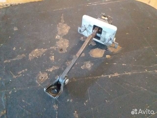 Ограничитель двери задней Пежо 308