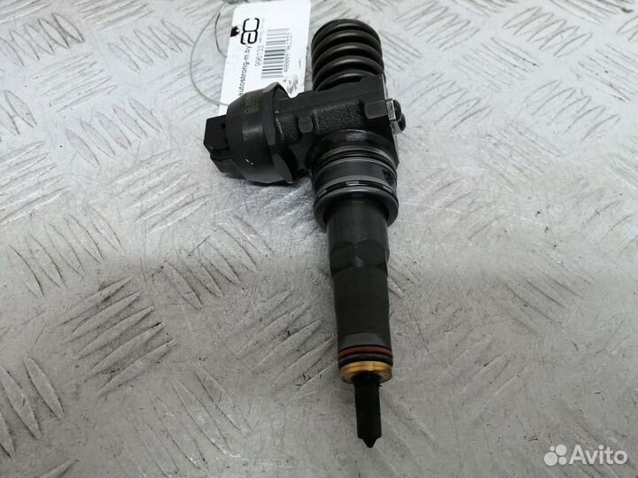 Форсунка Volkswagen Golf 5 2007 038130073AG