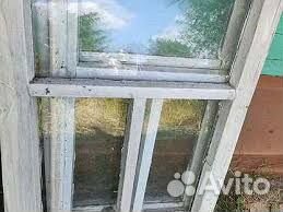 Деревянные оконные рамы, целые со стеклом