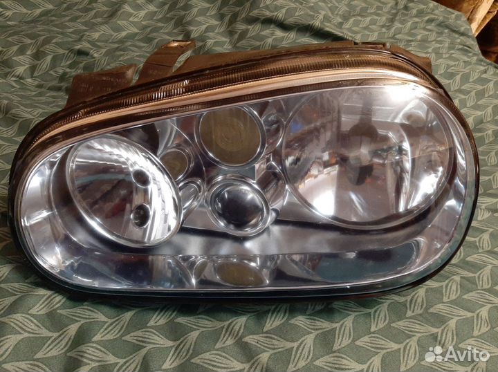 Фара левая golf 4