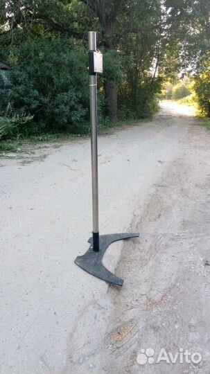 Подставка для рекламного телевизора