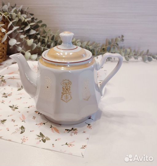 Кофейный сервиз СССР белый с позолотой 6 персон