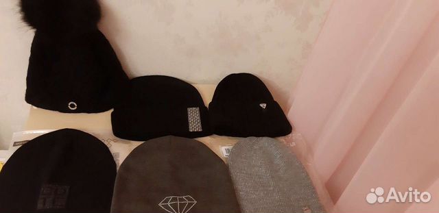Новенькие теплые фирменые шапки