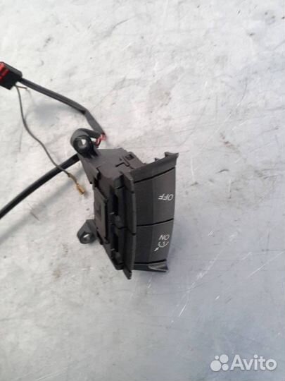 Кнопки управления на руле Ford Focus 2 2006