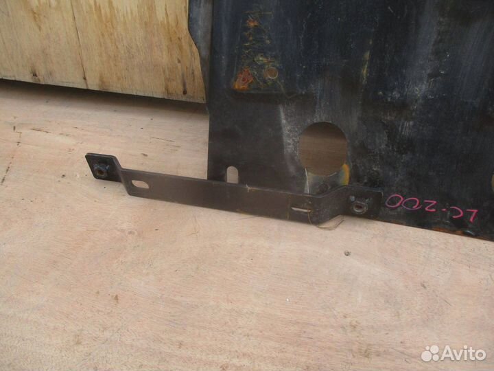 Защита кпп Toyota Land Cruiser 200