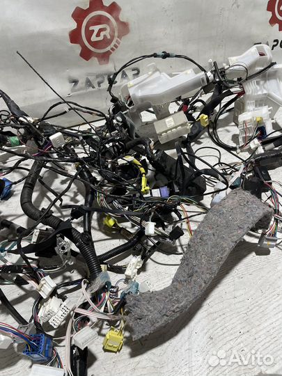 Toyota Avensis 3 T270 Подторпедная проводка 1.8