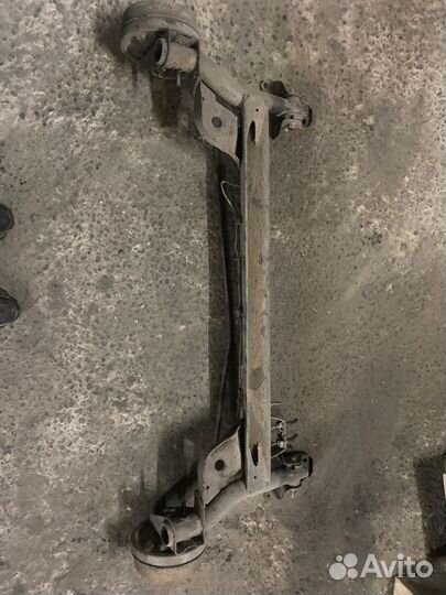 Балка задняя Renault Symbol 1 2002