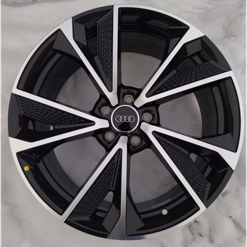 Литые диски Audi 8×R19 5×112