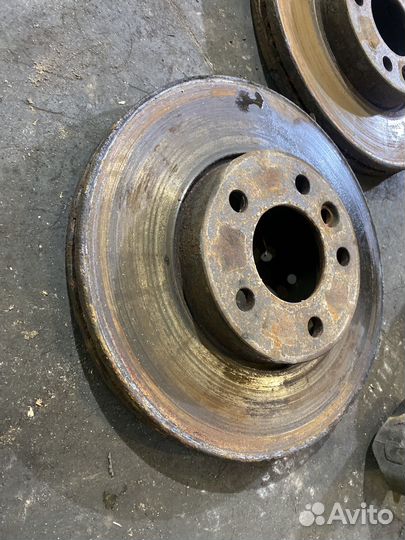 Передние тормозные диски vw t5