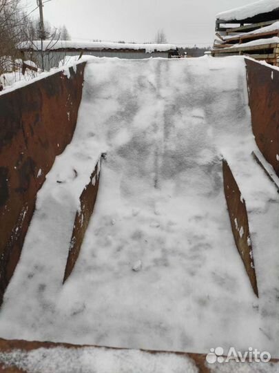 Кормораздатчик МордовАгроМаш ПРКТ-10-01, 2001