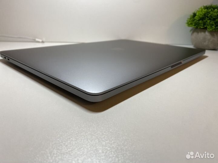 MacBook Pro Pro 16 2019 Ростест i7/16/512 5300M