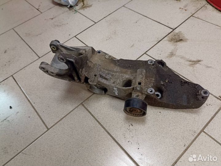 Кронштейн генератор гура renault laguna 2 1.9