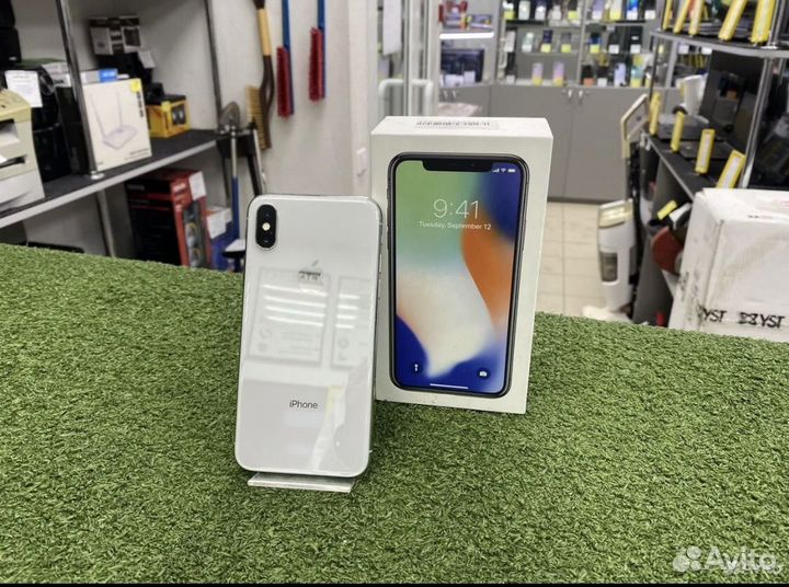 iPhone X, 64 ГБ