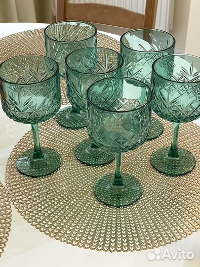 Фужеры (бокалы) для вина из цветного стекла