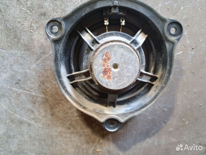 Динамик двери передний правый Audi A6 C6