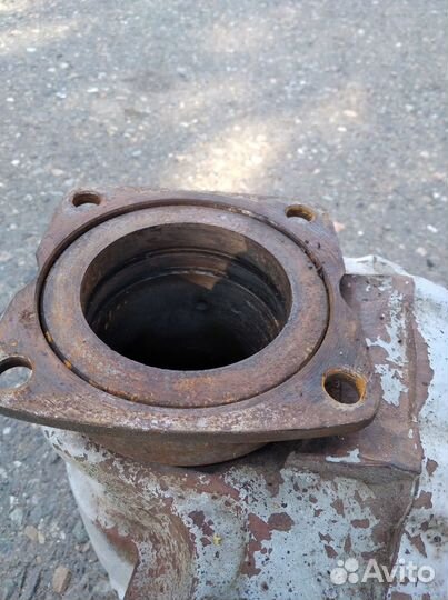Корпус бортового редуктора правый мтз 82