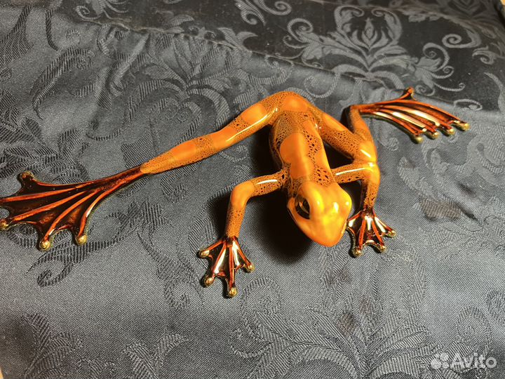 Статуэтка фигурка лягушка