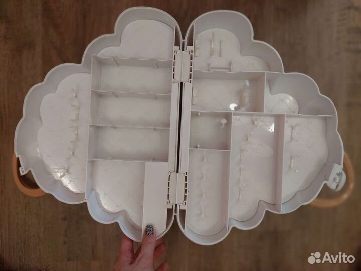 Игрушки пакетом 300. Большой кейс для мелочи