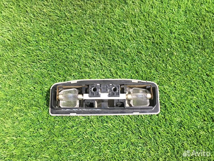 Плафон освещения салона Mitsubishi Carisma