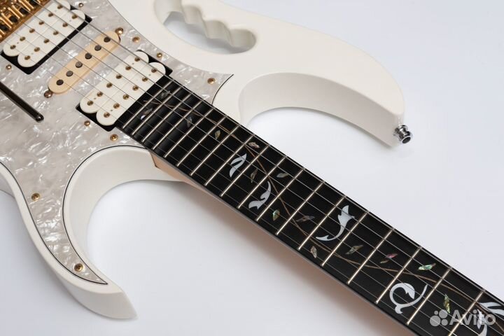 Ibanez JEM7V. Steve Vai model